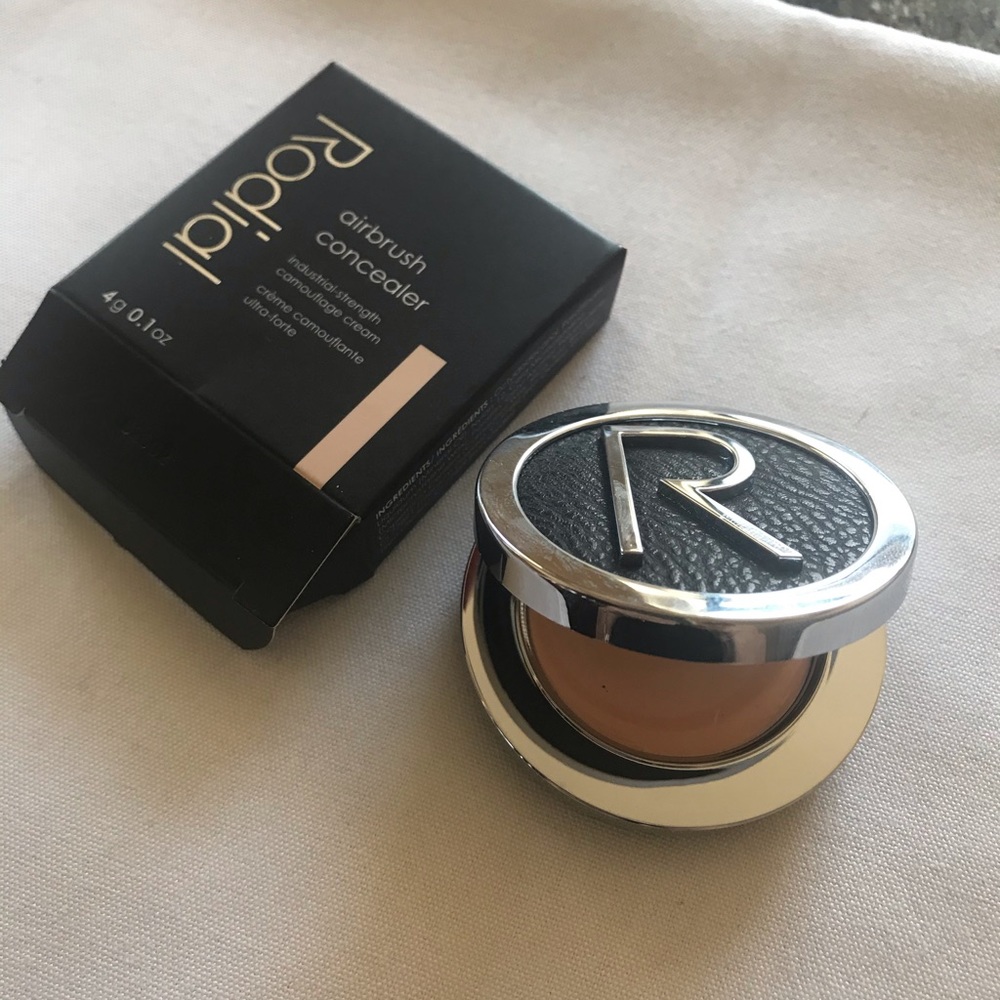 New RODIAL AIRBRUSH CONCEALER.  ASPEN 01 .FRANCE